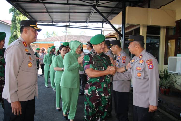 Kapolres Pasaman Sambut Kedatangan Danrem 032/Wbr,