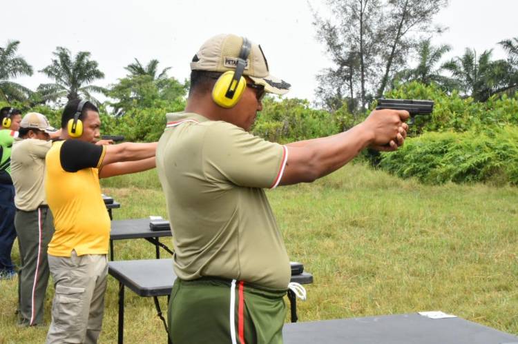 Kolonel Inf Lukman Hakim Lomba Tembak Eksekutif HUT Bhayangkara Ke-77 Tahun 2023