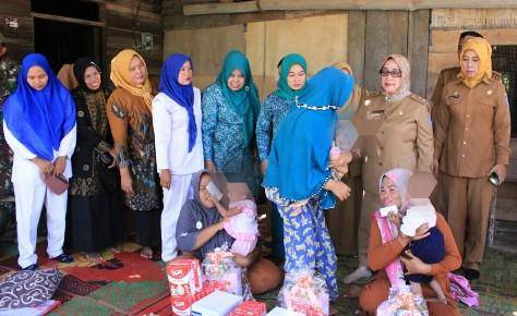 TPPS Kabupaten Labuhanbatu Kunjungi Empat Balita Stunting di Desa Sei Nahodaris