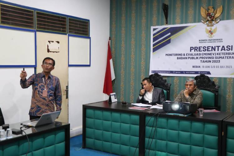 Pemkab Toba Sampaikan Paparan Monev Keterbukaan Informasi di Komisi Informasi Provinsi Sumut