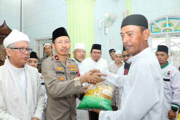 Wakapolda Sumut Safari Subuh Jum'at Berkah di Masjid Bustanul Huda