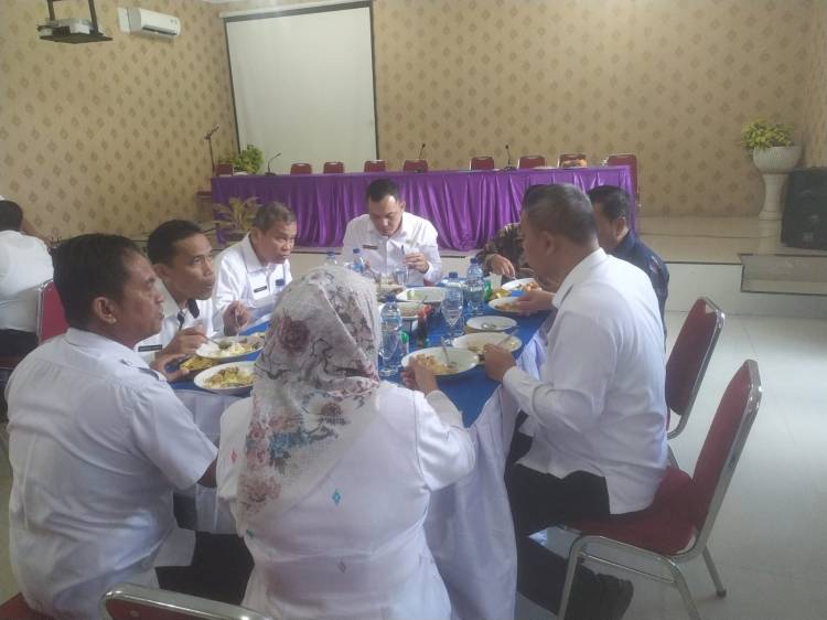 Kasubbag Umum Dimutasi, Dinas Pendidikan Deli Serdang Sarapan Bersama.