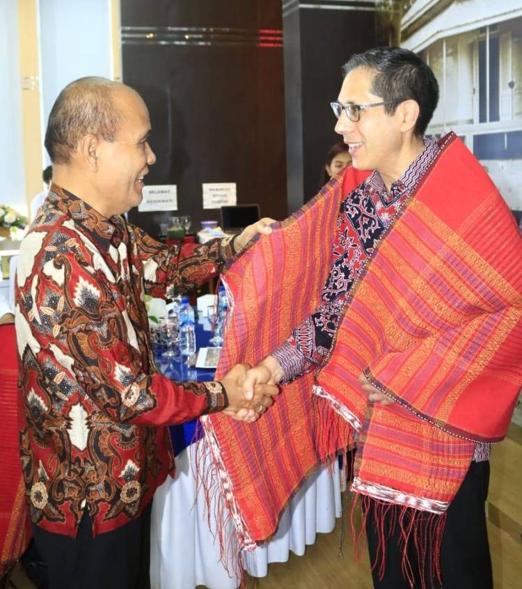 Kunjungan Wakil Dubes Amerika Serikat, Sibambut Wakl Bupati Samosir