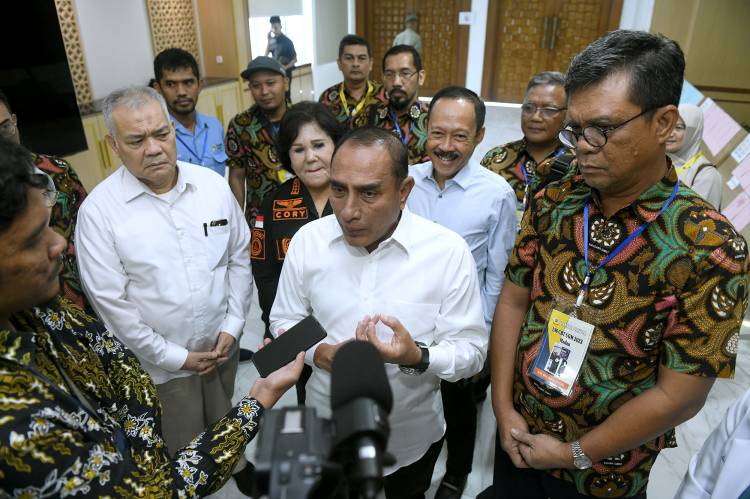 Pembebastugasan Bambang Pardede Sesuai Prosedur,Edy Rahmayadi: Semua Ada Aturannya