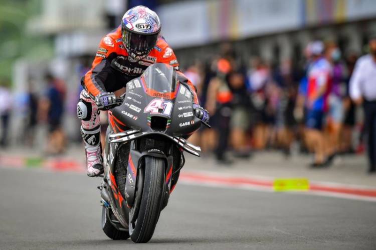 Aleix Espargaro: Fabio Quartararo Masih Haus Kemenangan Tapi Motornya Tak Mendukung