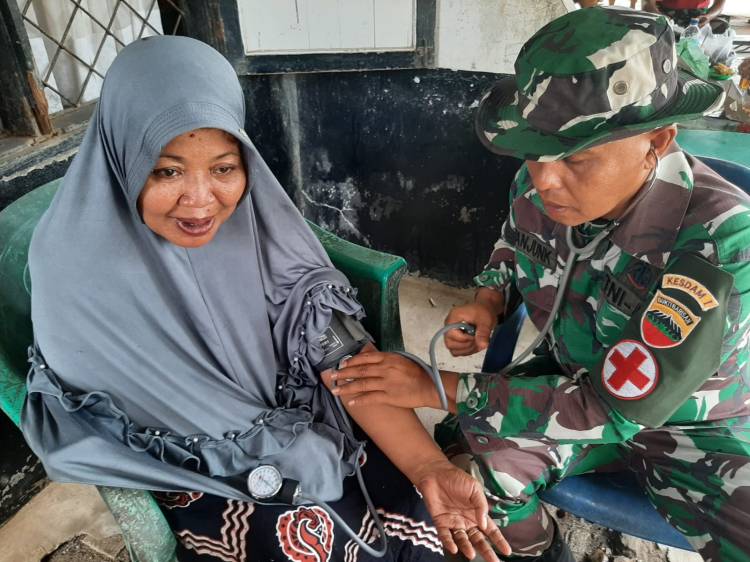 Ubah Perilaku Hidup Sehat Warga, Satgas TMMD Kodim Deliserdang Gelar Yankes Mobile