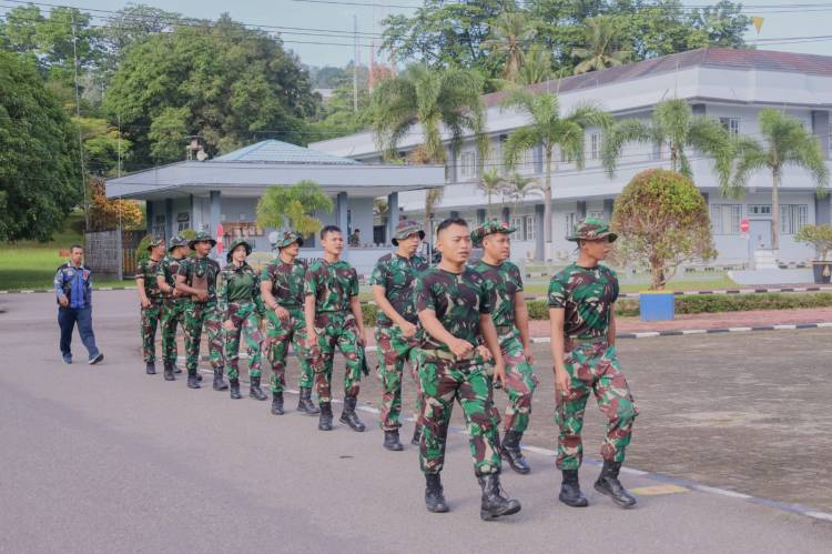 Tingkatkan Kekompakan Dan Kemampuan Diri, Danlantamal IX Ajak Prajurit Lintas Medan