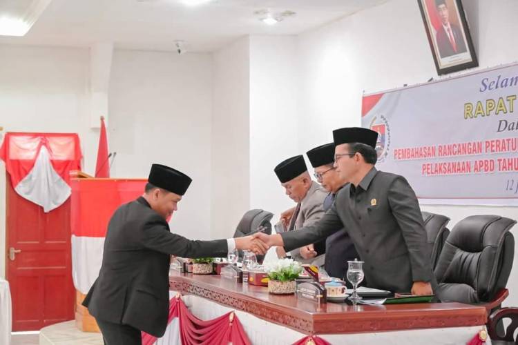 Bupati Humbahas Sampaikan Nota Pengantar Atas 7  Ranperda Kabupaten Tahun 2023