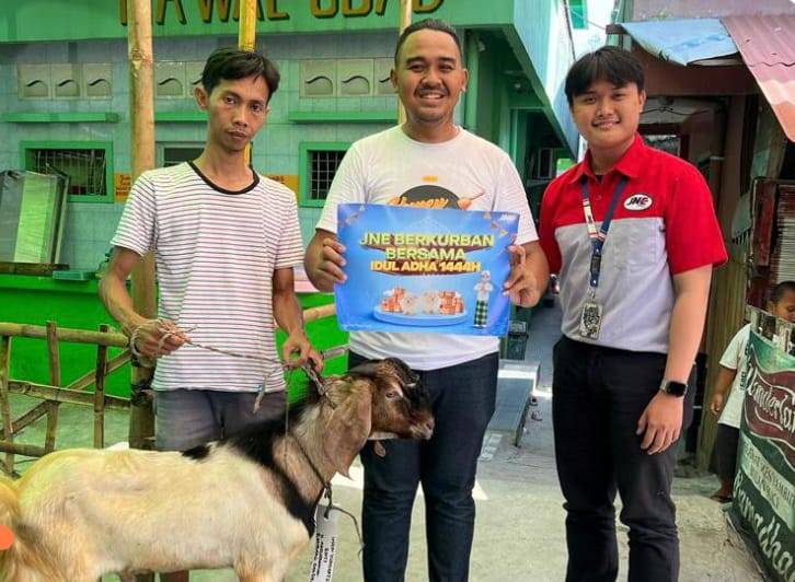 JNE Bagikan 40.000 Paket Daging Hewan Kurban dan Promo Spesial di Idul Adha 1444 H