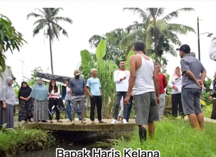 Warga Protes Limbah Air Bercampur Lumpur Perumda Tirtanadi