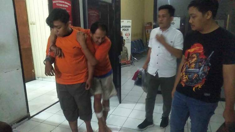 Polisi Tembak Pelaku Pembunuhan Wanita Dalam Mobil