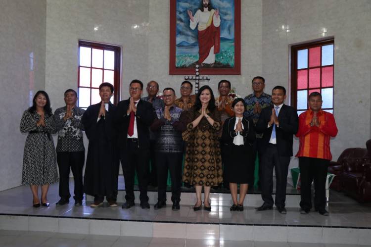 Bupati Toba Siap Memajukan Bidang Parawisata di Danau Toba