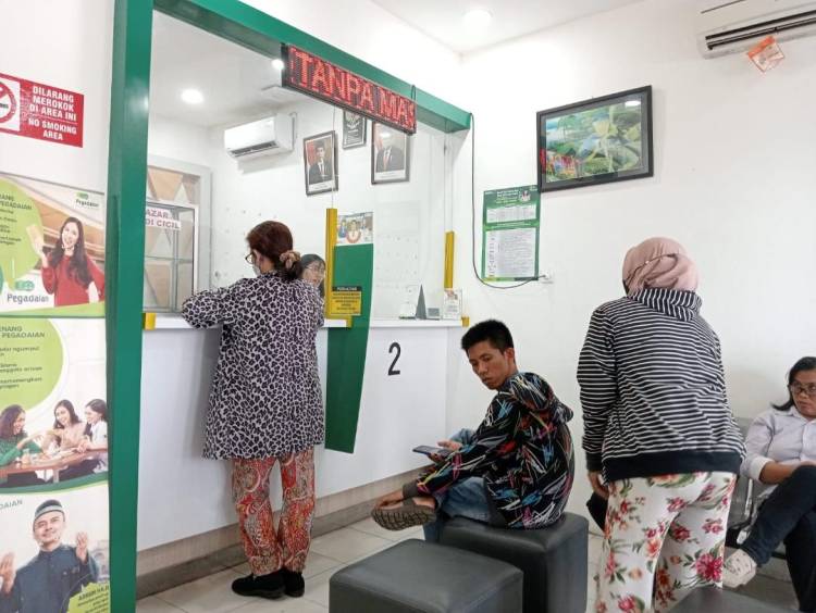 Transaksi Uang Tunai Diberhentikan, Nasabah Pegadaian Cemara Mengeluh