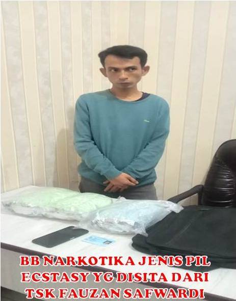2 Kurir 16.730 Butir Ekstasi Dibayar Rp 500 - 800 Ribu