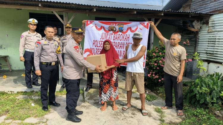 Polsek Hamparan Perak Melaksanakan Kegiatan Jum'at Berbagi dalam Rangka Hari Bhayangkara ke-78