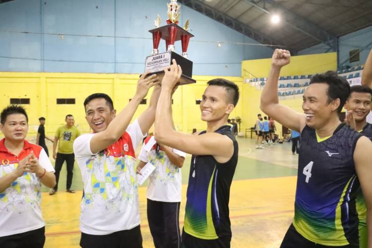 Sat Brimob Yon B Juara Umum Voli HUT Bhayangkara