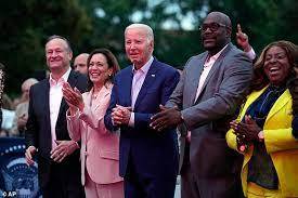Presiden Biden Pandangan Tampak "Kosong" di acara Juneteenth di Gedung Putih