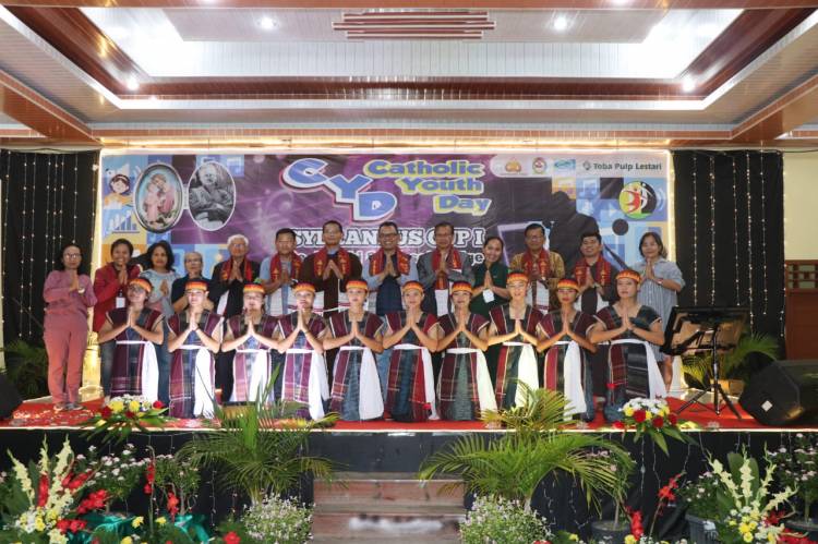 Bupati Toba mengapresiasi Orang Muda Katolik (OMK)