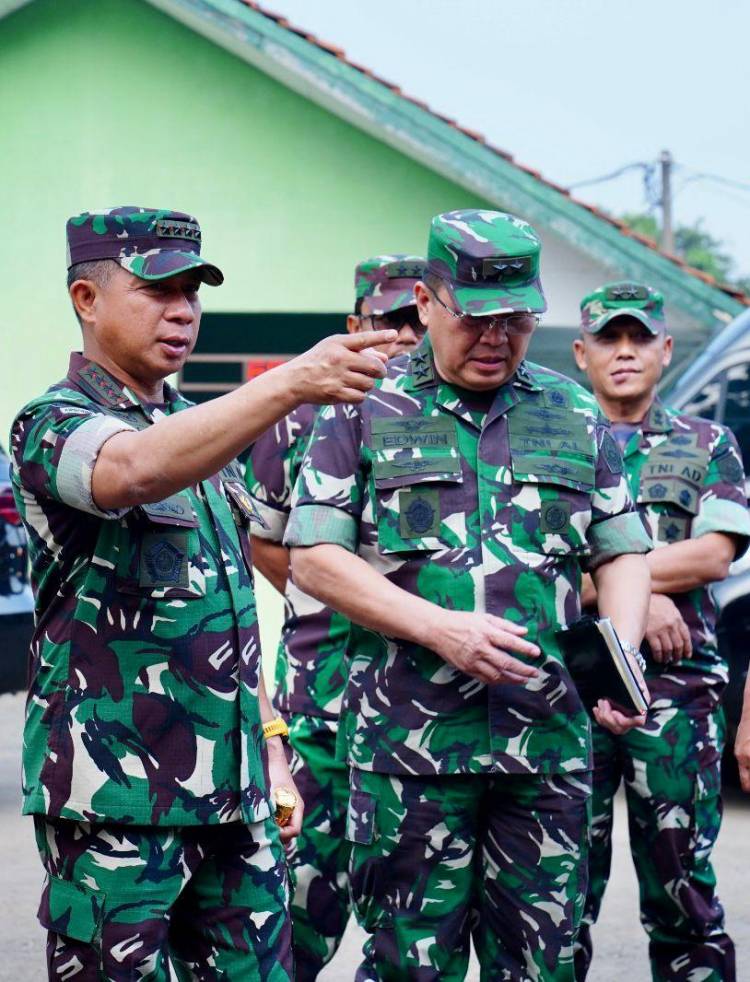 Panglima TNI Cek Kesiapan Rumah Sakit Lapangan Satuan Tugas Yang Akan Diberangkatkan ke Palestina