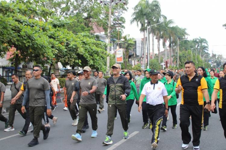Kapolres Simalungun Ikuti Gerak Jalan Santai Peringatan HUT ke-62 Korem 022/Pantai Timur