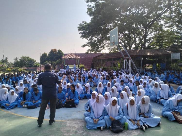 Bahas Literasi Keuangan dan Media Informasi Digital, ''JMSI Riau Goes To School'' Disambut Antusias SMAN 8 Mandau