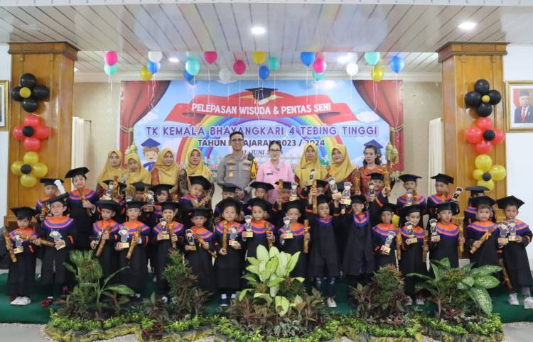 Kapolres Lepas Pelajar TK Kemala Bhayangkari 4 Tebingtnggi