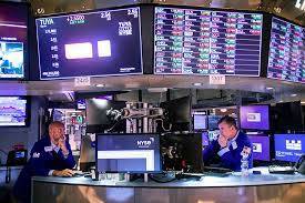 Investor Mencerna Data Inflasi & Debat Presiden Amerika di Bulan Juni