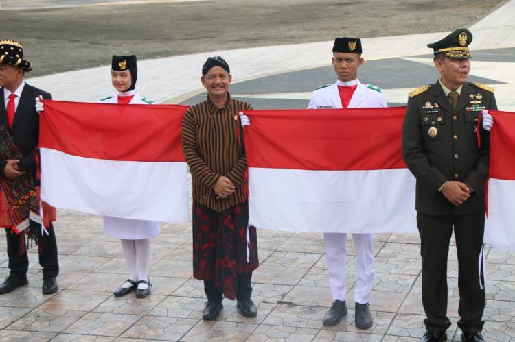 Pakai Baju Adat Jawa Saat Harlah Pancasila Ketua DPRD Sumut : 'Harmoni Itu Indah'