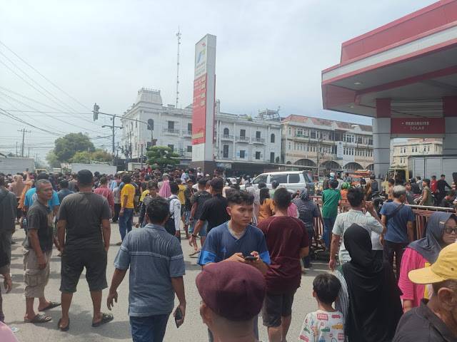 Gagalkan Eksekusi, Ribuan Warga Medan Deli Blokir Jalan, Begini Ceritanya