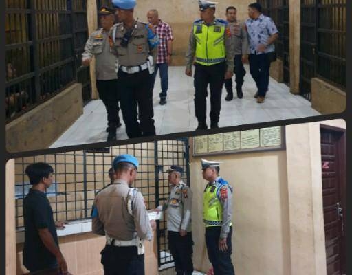 Piket Fungsi Polres Labuhanbatu Laksanakan Pengecekan Rutin Terhadap Tahanan