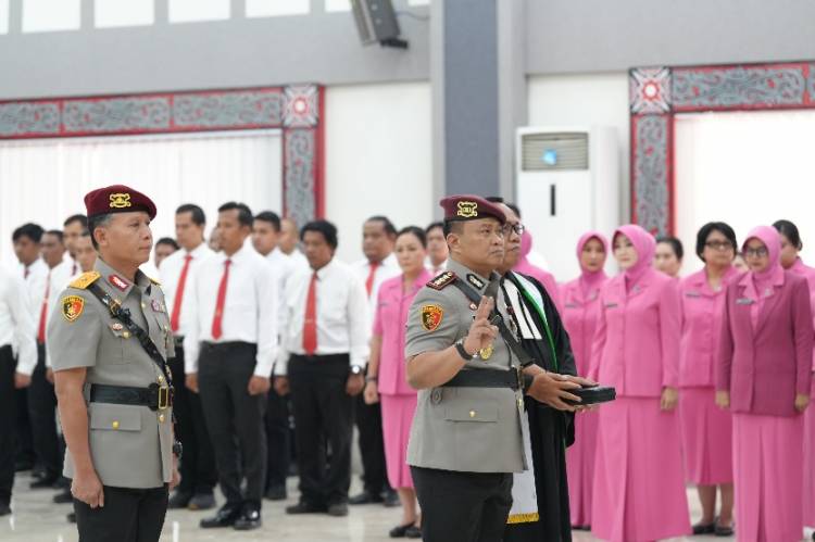 Sertijab Dirreskrimum, Kapolda Sumut: Lanjutkan Estafet Kepemimpinan dengan Tanggung Jawab dan Inovasi