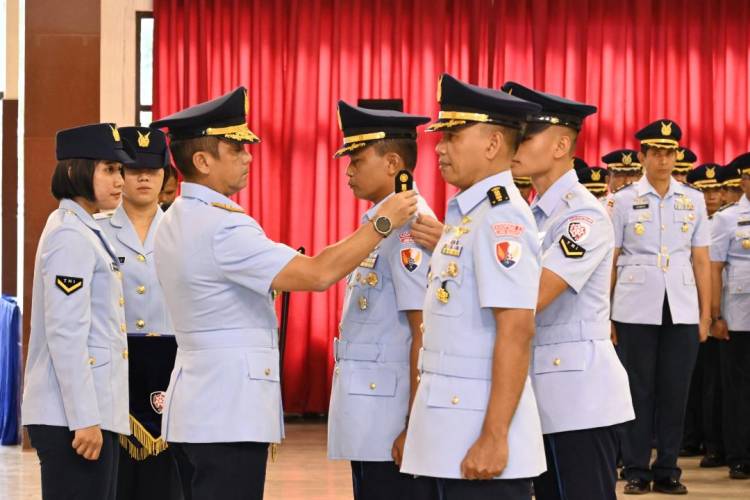 Danlanud Sultan Hasanuddin Hadiri Sertijab Danlanud  Haluoleo Di Koops Udara II