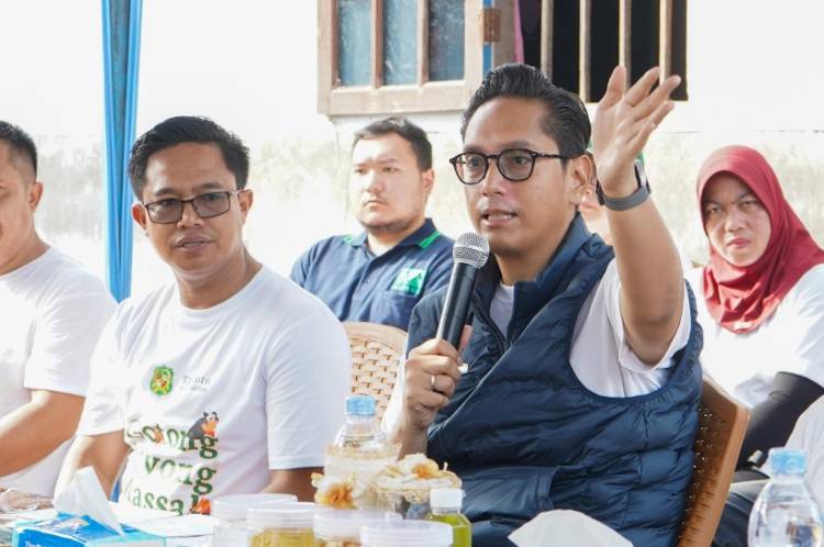 Rico Waas Minta Perusahaan Pekerjakan Warga Setempat
