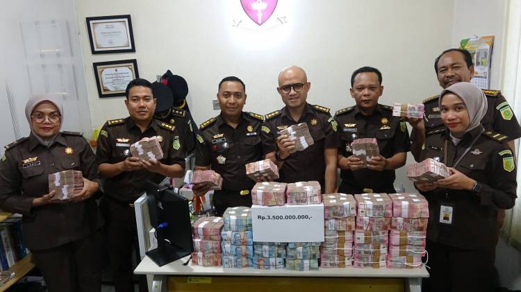 Kejati Sumut Terima Penitipan Uang Kerugian Keuangan Negera Rp3,5 Miliar Atas Dugaan Korupsi Pemotongan ADD Kota Padangsidimpuan