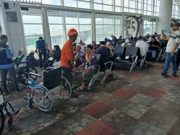 Besok, Penumpang Pesawat Saudi Airlines akan Diterbangkan
