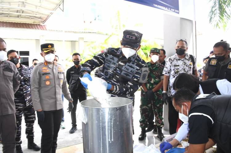 Lanal TBA Rebus 4,5 Kg sabu Campur Wipol