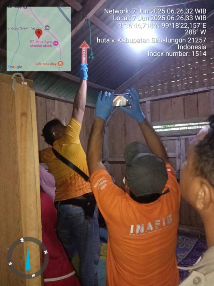 Tim Inafis Polres Simalungun Evakuasi Pria Ditemukan Tewas Gantung Diri di Rumahnya