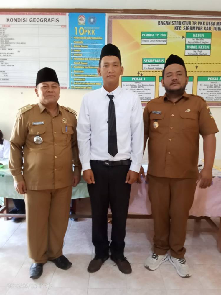 Pengambilan Sumpah dan Janji Perangkat Desa Kecamatan Sigumpar