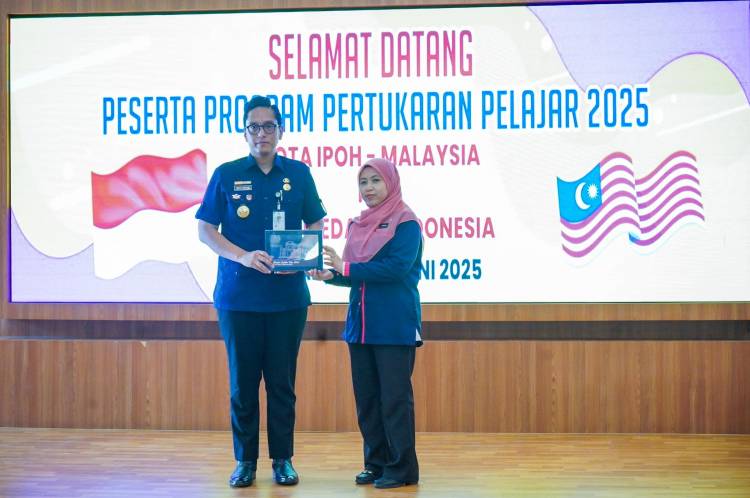 Rico Waas Berharap Peserta Program Pertukaran Pelajar Siap Jadi Agen Perubahan