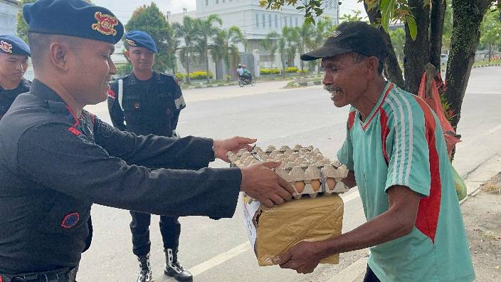 Brimob Polda Sumut Hadirkan Kasih di Tengah Masyarakat, Bakti Sosial &ldquo;Peduli Sesama&rdquo; Warnai Minggu Penuh Harapan