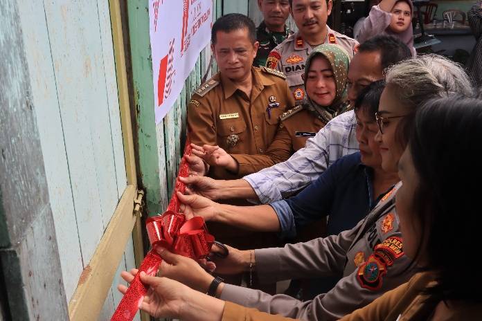 Sambut Hari Bhayangkara ke 79, Polres Pematangsiantar Bedah Rumah Layak Huni