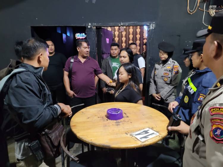 Polres Pematangsiantar Gelar Razia THM, Dua Perempuan Positif Pengguna Narkoba Diamankan