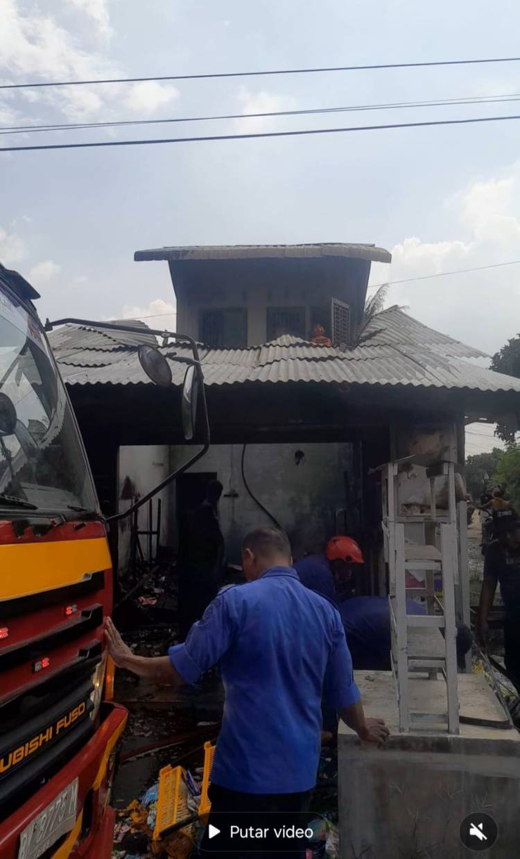 Gegara Gas, Ruko   Milik Anak  Kades Sarang Burung Musnah Terbakar