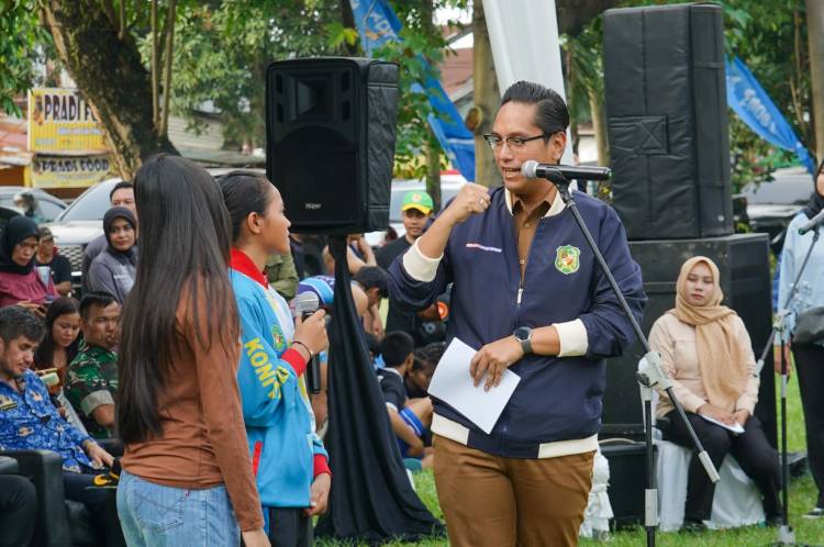 Rico Waas Semangati Atlet Pelajar: Yang Utama Proses, Semangat, Kejujuran, dan Rasa Hormat pada Lawan Tanding