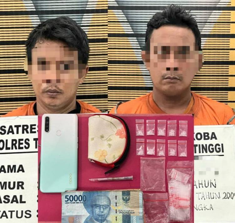 Kompak Edarkan Sabu, Dua Sekawan Ini Kompak 1 Sel