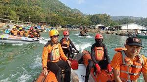 Tiga Anak Terseret Arus Saat Bermain, Hanya Satu Selamat