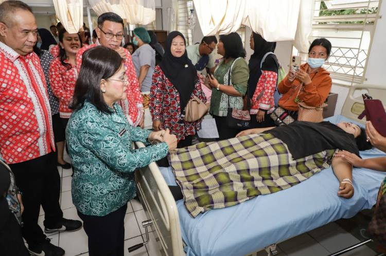 Ny Liswati Tinjau Pelayanan KB MOW di RSUD dr Djasamen Saragih