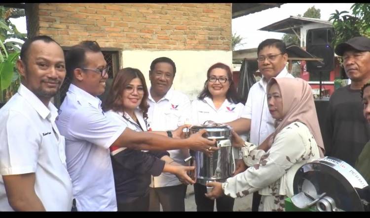 Partai Perindo Serahkan Mesin Pembuat Keripik kepada UMKM di Deliserdang