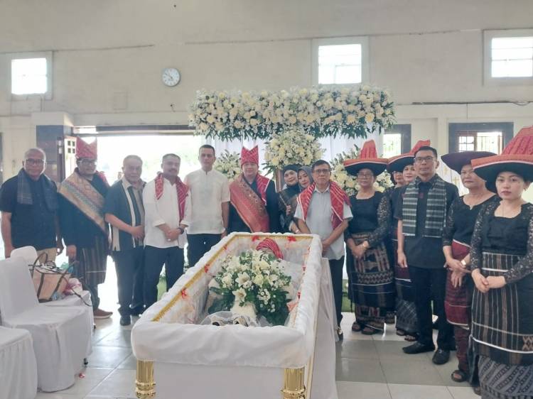 Ketum PWI Pusat dan PWI Sumut Melayat Eddy Bukit