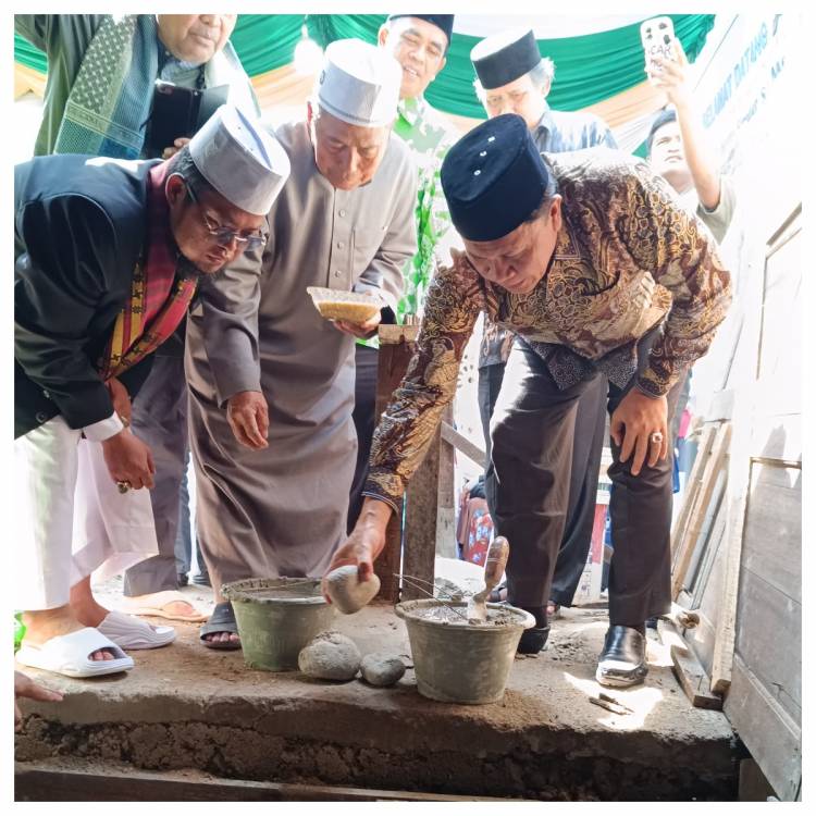 Kakanwil Kemenagsu Letakkan Batu Pertama Pembangunan Gedung Asrama Pesantren Tahfizh Qur&rsquo;an Umat Annajah Sumut